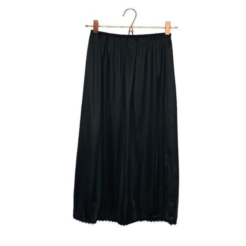 Vintage Warner's Medium M Perfect Measure Black‎ Nylon Half Slip Skirt Lingerie